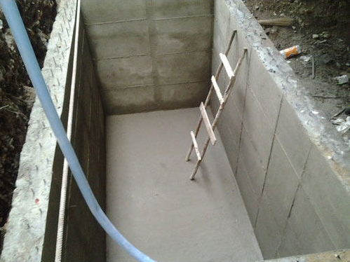 Hiện trạng hố nước thải bị thấm