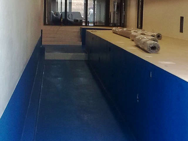 Vệ sinh bề mặt vùng xử lý chống thấm