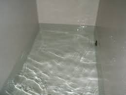 Ngâm nước kiểm tra hiện tượng rò rỉ của bể ngầm